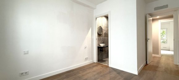 4 bedrooms Apartment in Madrid, Spain No. 173795 20