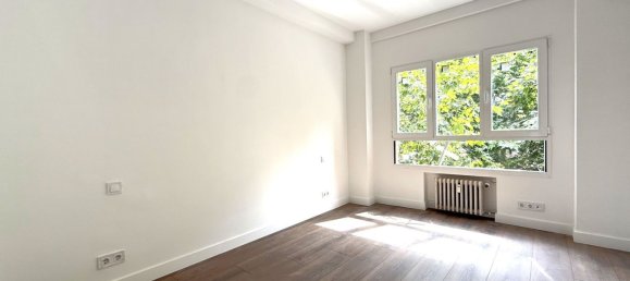 4 bedrooms Apartment in Madrid, Spain No. 173795 18