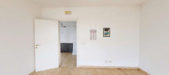 1041m² Warehouse in San Giuliano Terme, Italy No. 372696 11