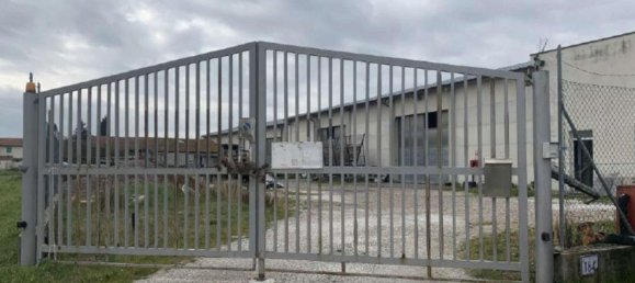 1041m² Warehouse in San Giuliano Terme, Italy No. 372696 16