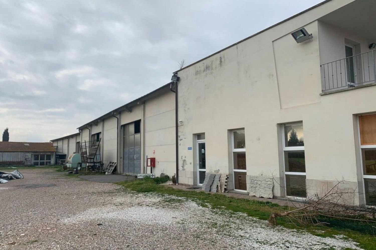 1041m² Warehouse in San Giuliano Terme, Italy No. 372696