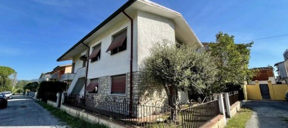 Villa de 9 habitaciónes en Lucca, Italy No. 13875 27