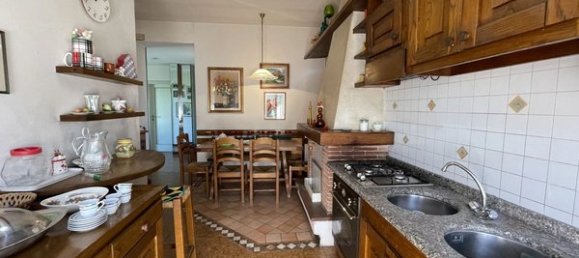 Villa de 9 habitaciónes en Lucca, Italy No. 13875 11