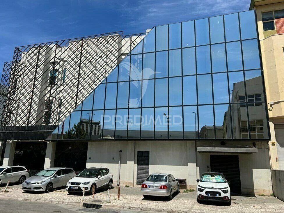 4830m² Building in Loures, Portugal No. 86698