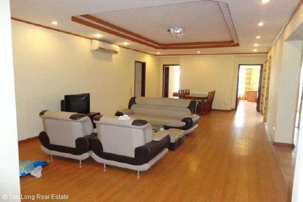 3 bedrooms Apartment in Cau Giay, Vietnam No. 6493