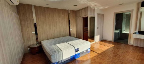 3 bedrooms Condo in Khlong Toei, Thailand No. 4543 10