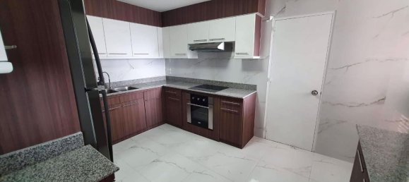 3 bedrooms Condo in Khlong Toei, Thailand No. 4543 7