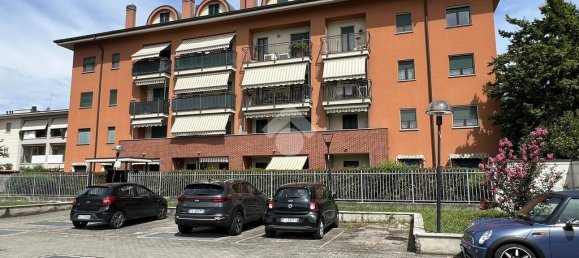 2 bedrooms Apartment in Carugate, Italy No. 287081 3
