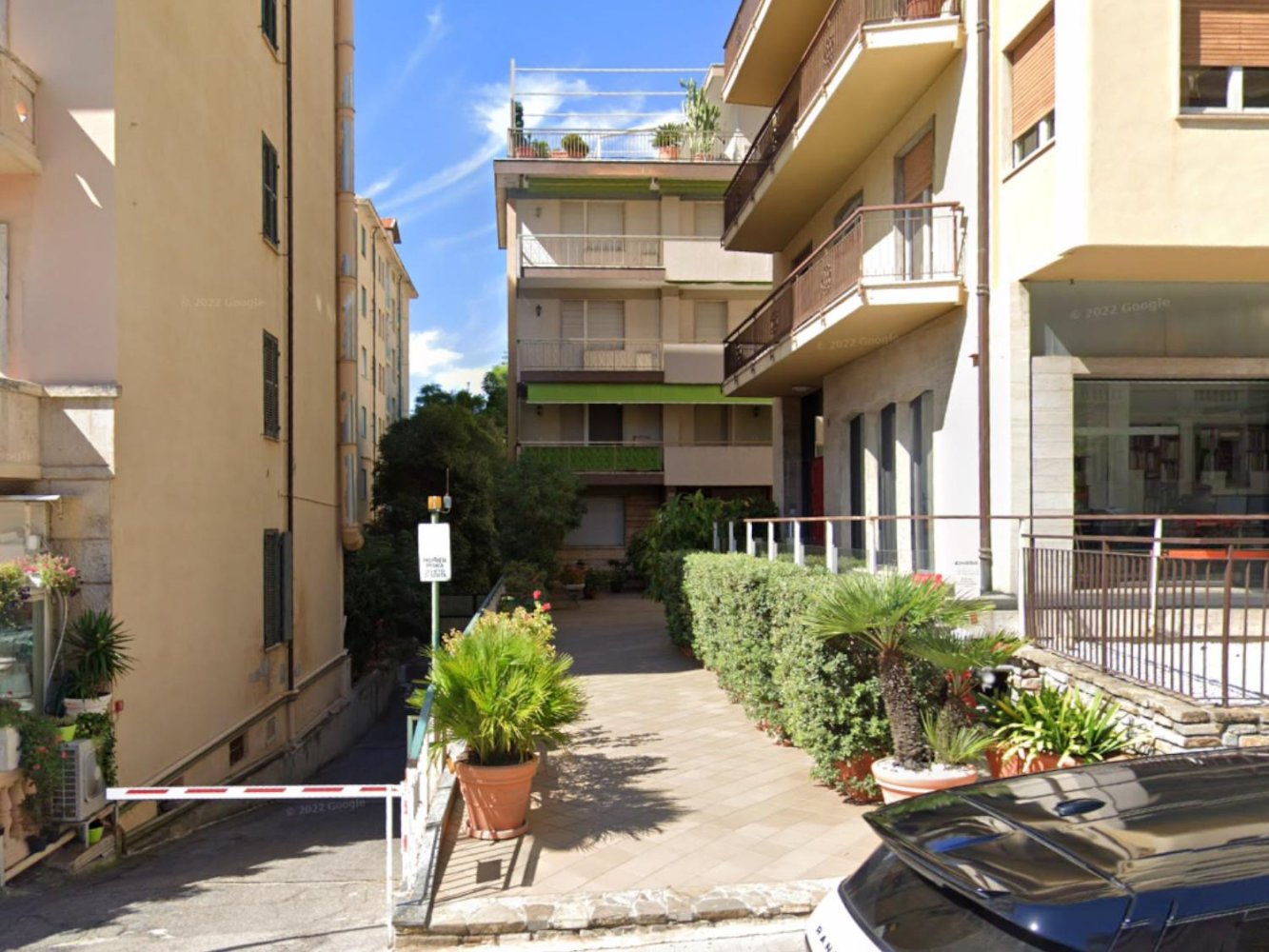 3 bedrooms Apartment in Sanremo, Italy No. 78677