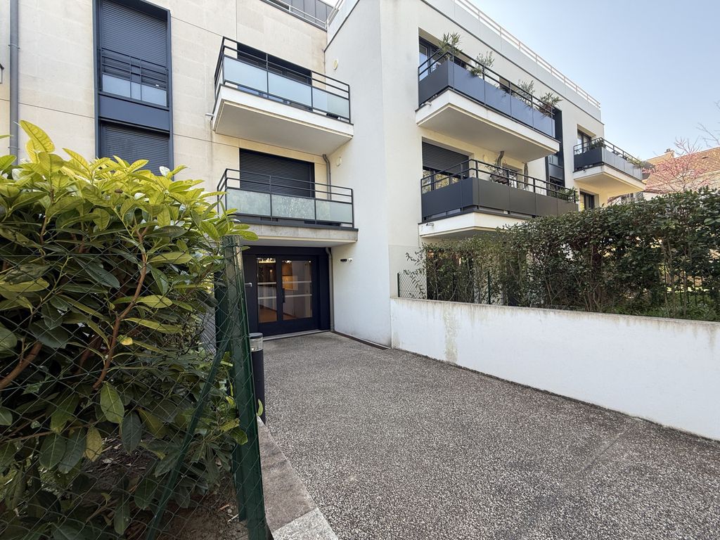 2 chambres Appartement à Rueil-Malmaison, France No. 351331