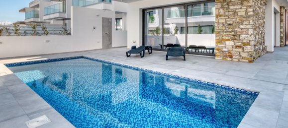 5 bedrooms Villa in Livadia, Cyprus No. 9446 30