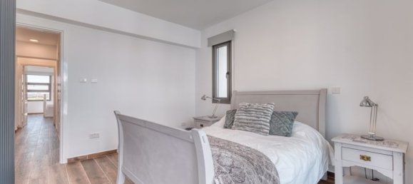 5 bedrooms Villa in Livadia, Cyprus No. 9446 13