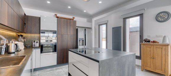 5 bedrooms Villa in Livadia, Cyprus No. 9446 5