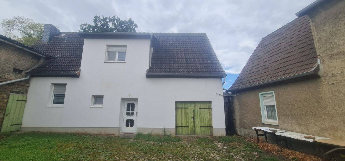 Земельный участок с 9 комнатами в Зале, Германия № 326428