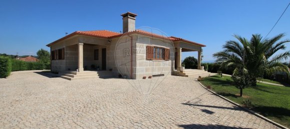 4 bedrooms House in Abadim, Portugal No. 170589 2