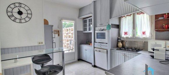 3 Schlafzimmer Haus in Nogent-le-Roi, France, Nr. 221020 5