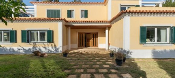 5 bedrooms Villa in Cascais, Portugal No. 107630 2