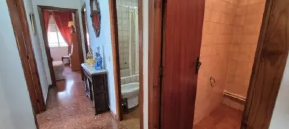 Квартира с 4 спальнями в Бадахос, Испания № 180079 4