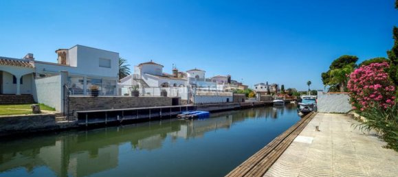 5 bedrooms House in Empuriabrava, Spain No. 162743 32