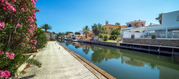 5 bedrooms House in Empuriabrava, Spain No. 162743 31