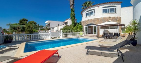 5 bedrooms House in Empuriabrava, Spain No. 162743 2
