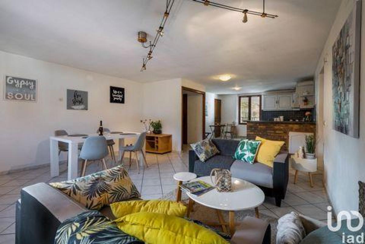 Apartamento com 3 quartos em condomínio em Voiron, France N.º 24070