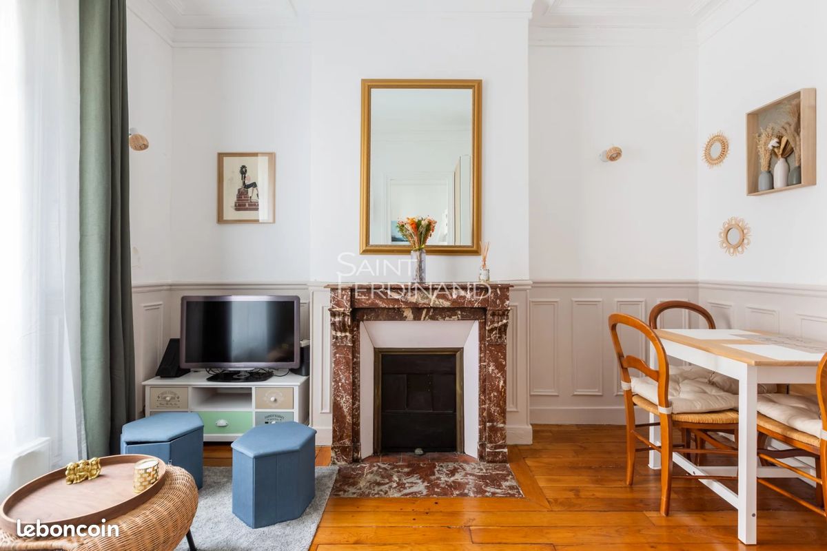 1 bedroom Apartment in Paris, France No. 329847