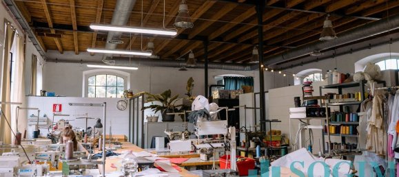 Entrepôt à Verano Brianza, Italy 3500m² No. 84890 3