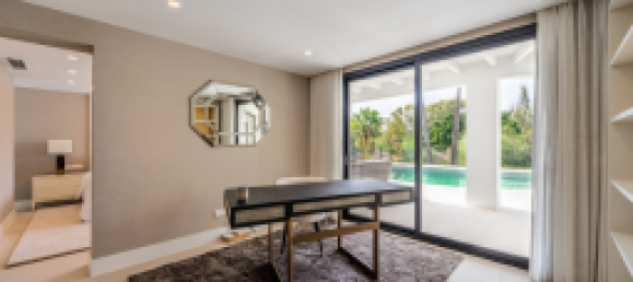 5 bedrooms Villa in Estepona, Spain No. 10207 6