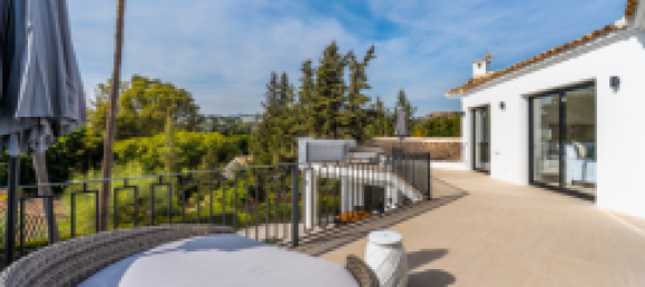 5 bedrooms Villa in Estepona, Spain No. 10207 11