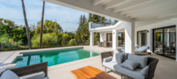 5 bedrooms Villa in Estepona, Spain No. 10207 5