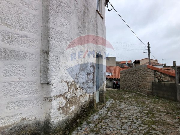 4 bedrooms House in Aveloso, Portugal No. 30461