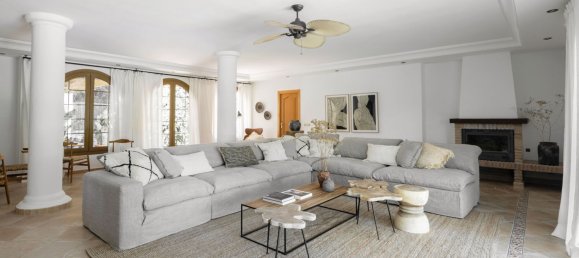 5 bedrooms Villa in Estepona, Spain No. 134851 15