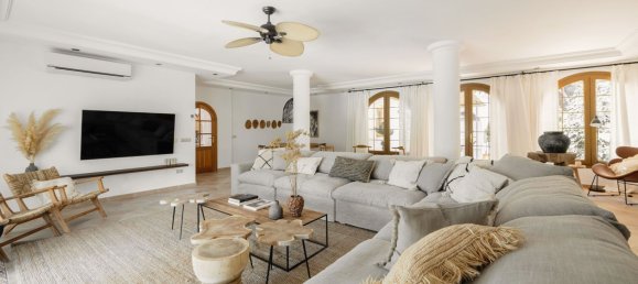 5 bedrooms Villa in Estepona, Spain No. 134851 16