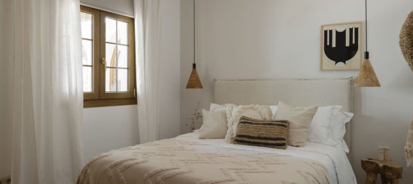 5 bedrooms Villa in Estepona, Spain No. 134851 3