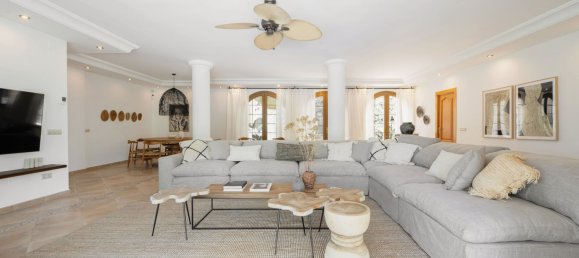 5 bedrooms Villa in Estepona, Spain No. 134851 17