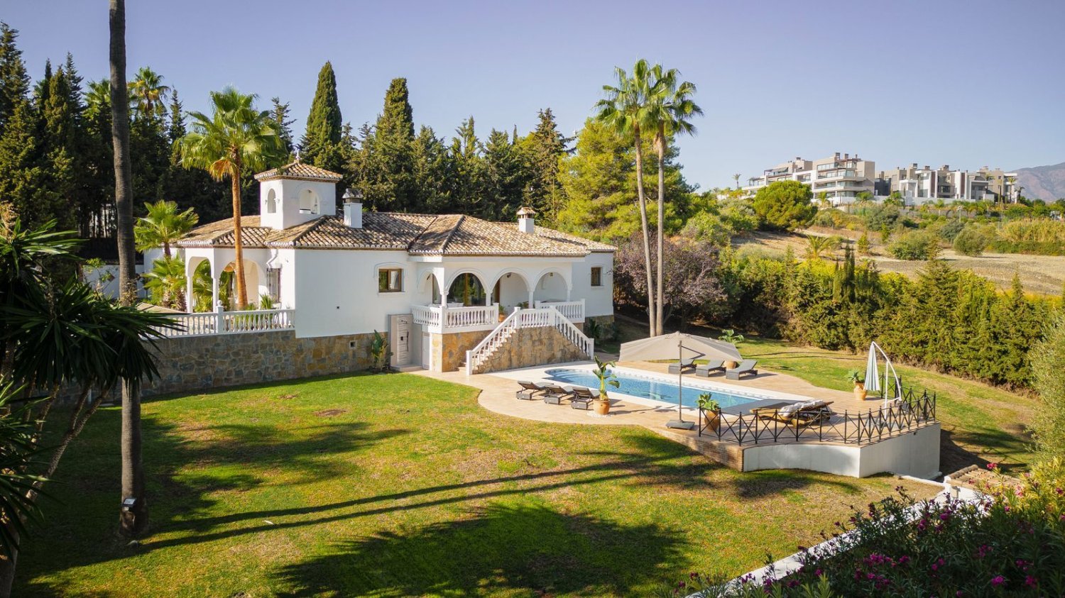 5 bedrooms Villa in Estepona, Spain No. 134851