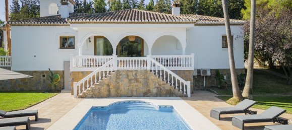 5 bedrooms Villa in Estepona, Spain No. 134851 9