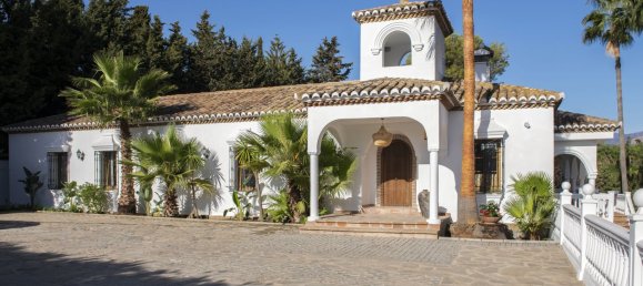 5 bedrooms Villa in Estepona, Spain No. 134851 11