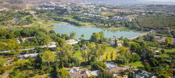 5 bedrooms Villa in Estepona, Spain No. 134851 14