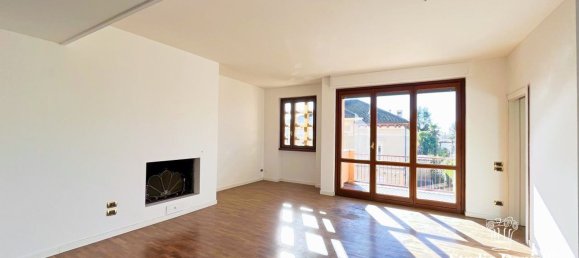 4غرفة شقة في Besana in Brianza, Italy رقم 237958 20