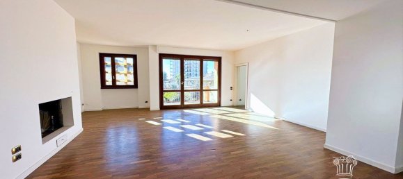 4غرفة شقة في Besana in Brianza, Italy رقم 237958 3