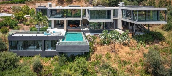 5 bedrooms House in Marbella, Spain No. 155764 2