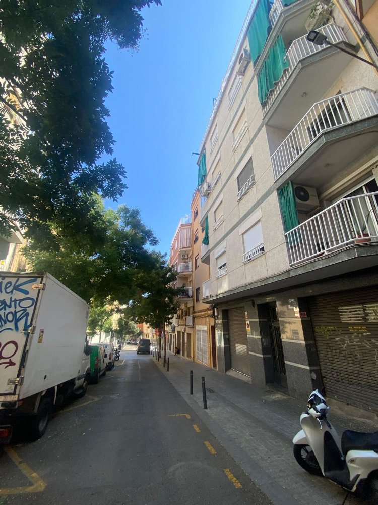 3 bedrooms Apartment in L'Hospitalet de Llobregat, Spain No. 255498