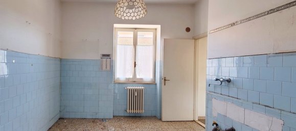 4 rooms Apartment in San Benedetto del Tronto, Italy No. 301175 4