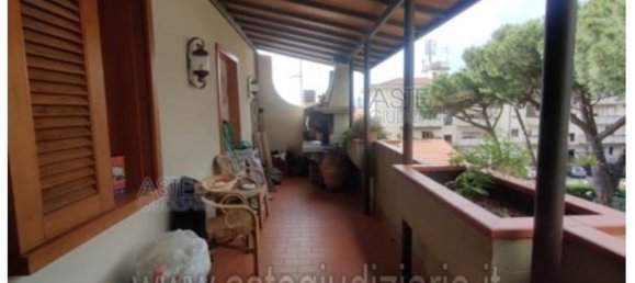 125 rooms Apartment in Prato, Italy No. 194976 6