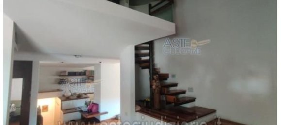 125 rooms Apartment in Prato, Italy No. 194976 26