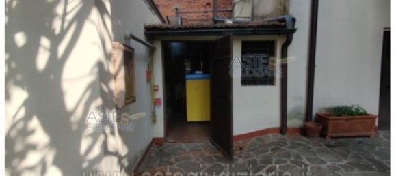 125 rooms Apartment in Prato, Italy No. 194976 19