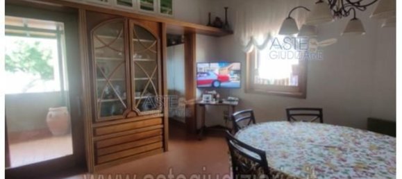 125 rooms Apartment in Prato, Italy No. 194976 2