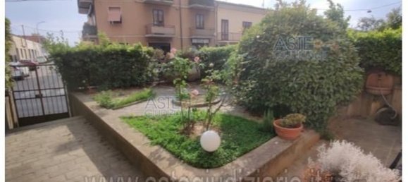 125 rooms Apartment in Prato, Italy No. 194976 11